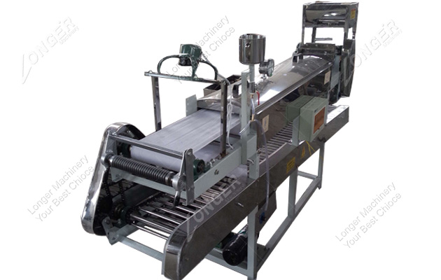 Rice noodle making machine